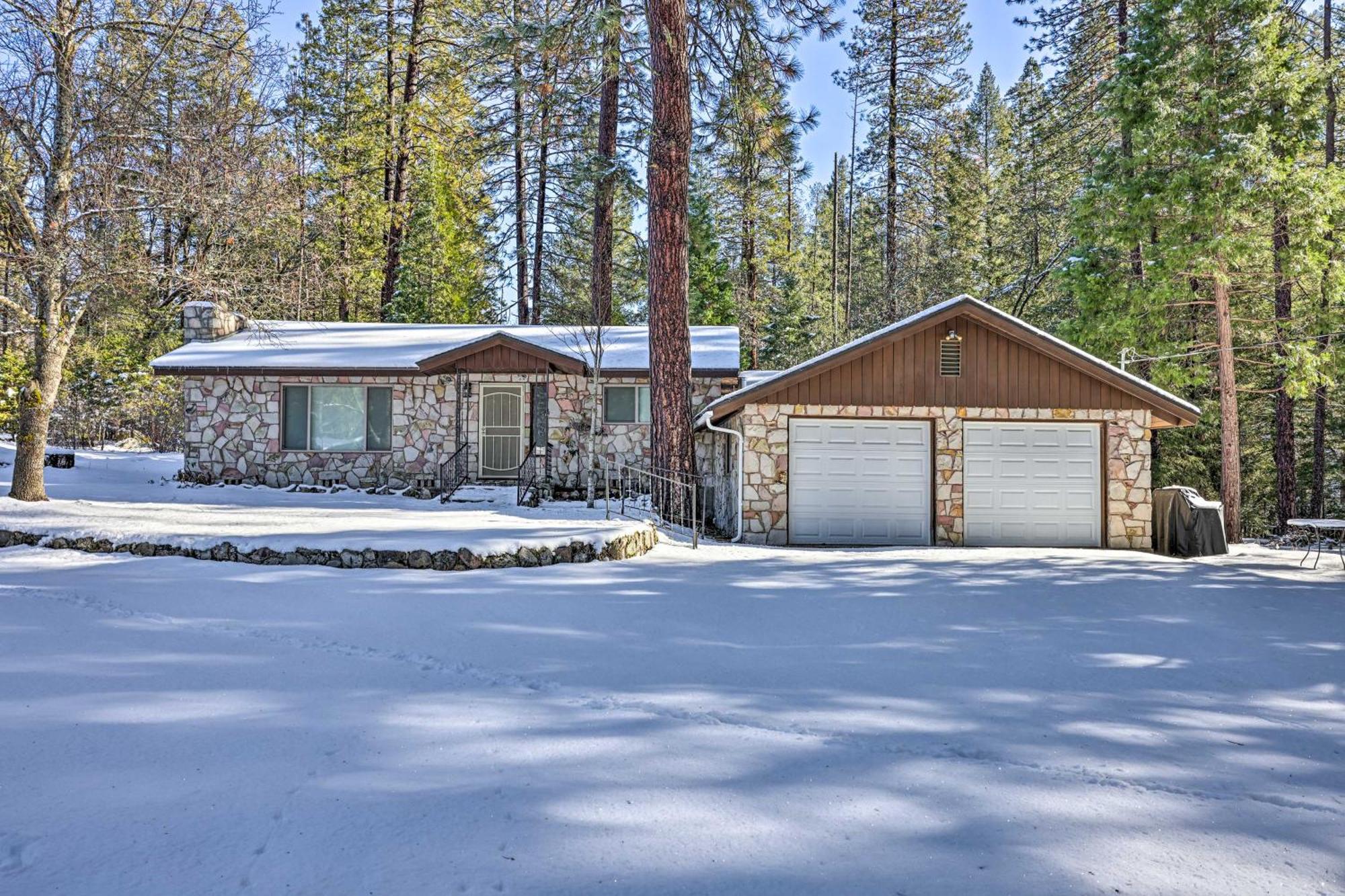 Riverfront Home Near Yosemite National Park! Groveland Exterior photo