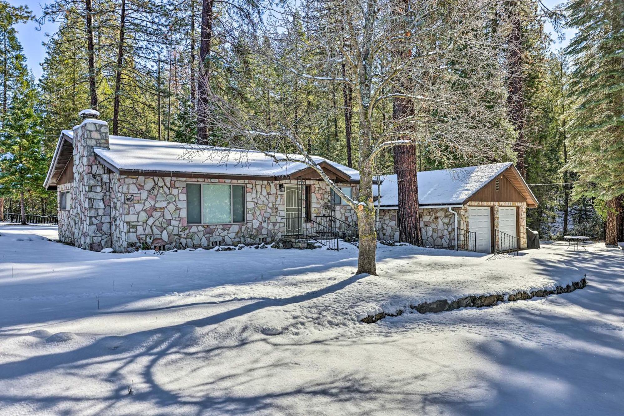 Riverfront Home Near Yosemite National Park! Groveland Exterior photo