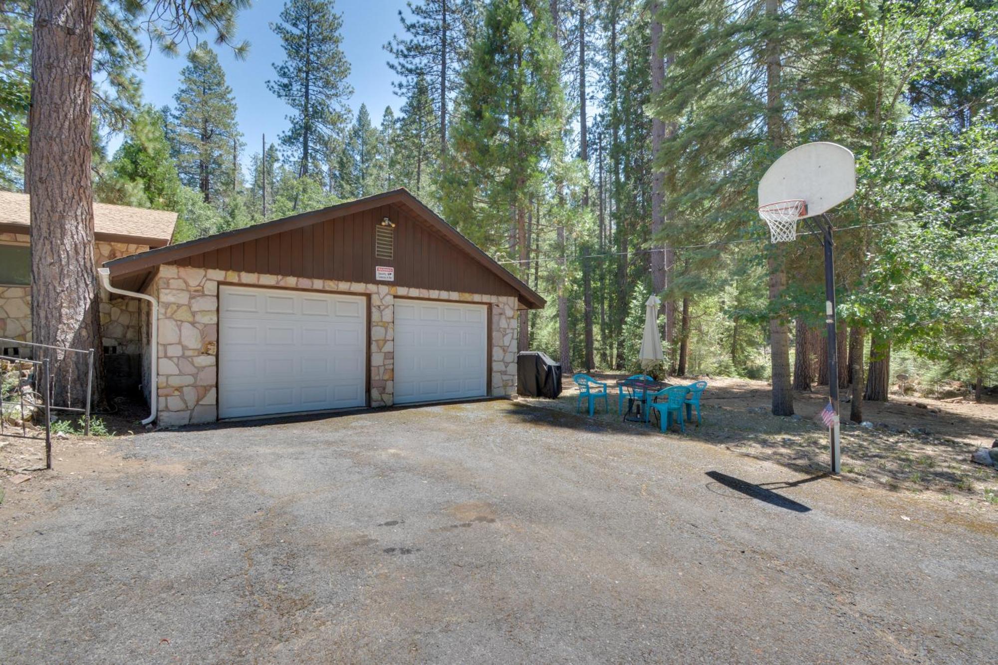 Riverfront Home Near Yosemite National Park! Groveland Exterior photo